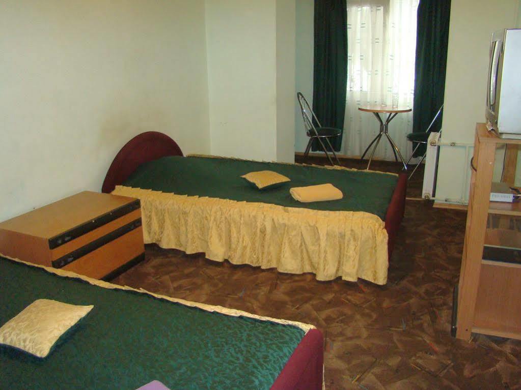 Hotel Desna Kut Kyiv Exterior photo